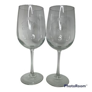 Set of 2 etched Keeneland horse racing wine glasses
